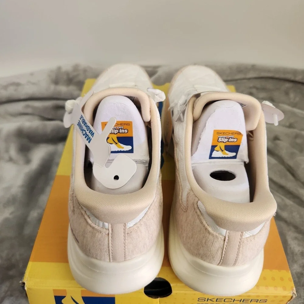 Skechers Slip-ins Women's 8.5 White Natural Contour Foam Quilted Sneakers Wide